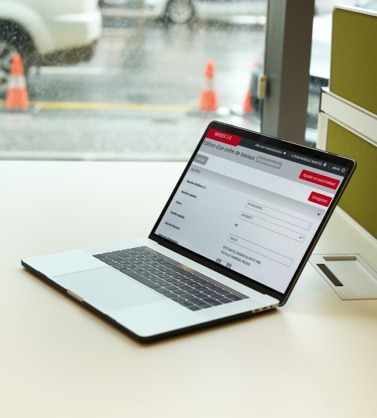 Mockup de la plateforme web Modex créée par Extellient pour l'entreprise Loxam Module